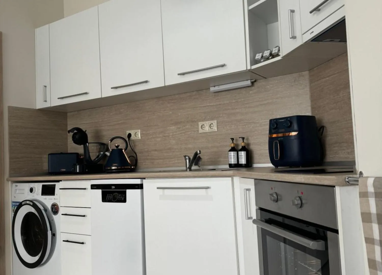 Elizi Summer House In Varna South Bay Beach Apartment