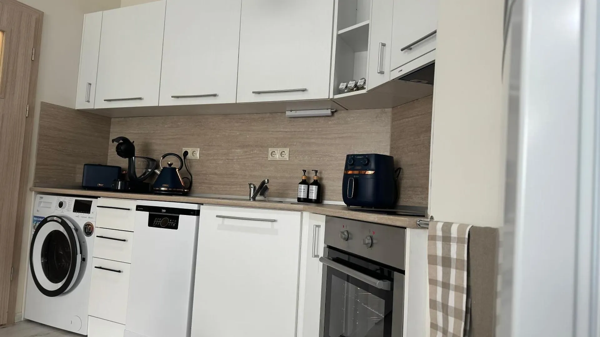 Apartment Elizi Summer House In Varna South Bay Beach