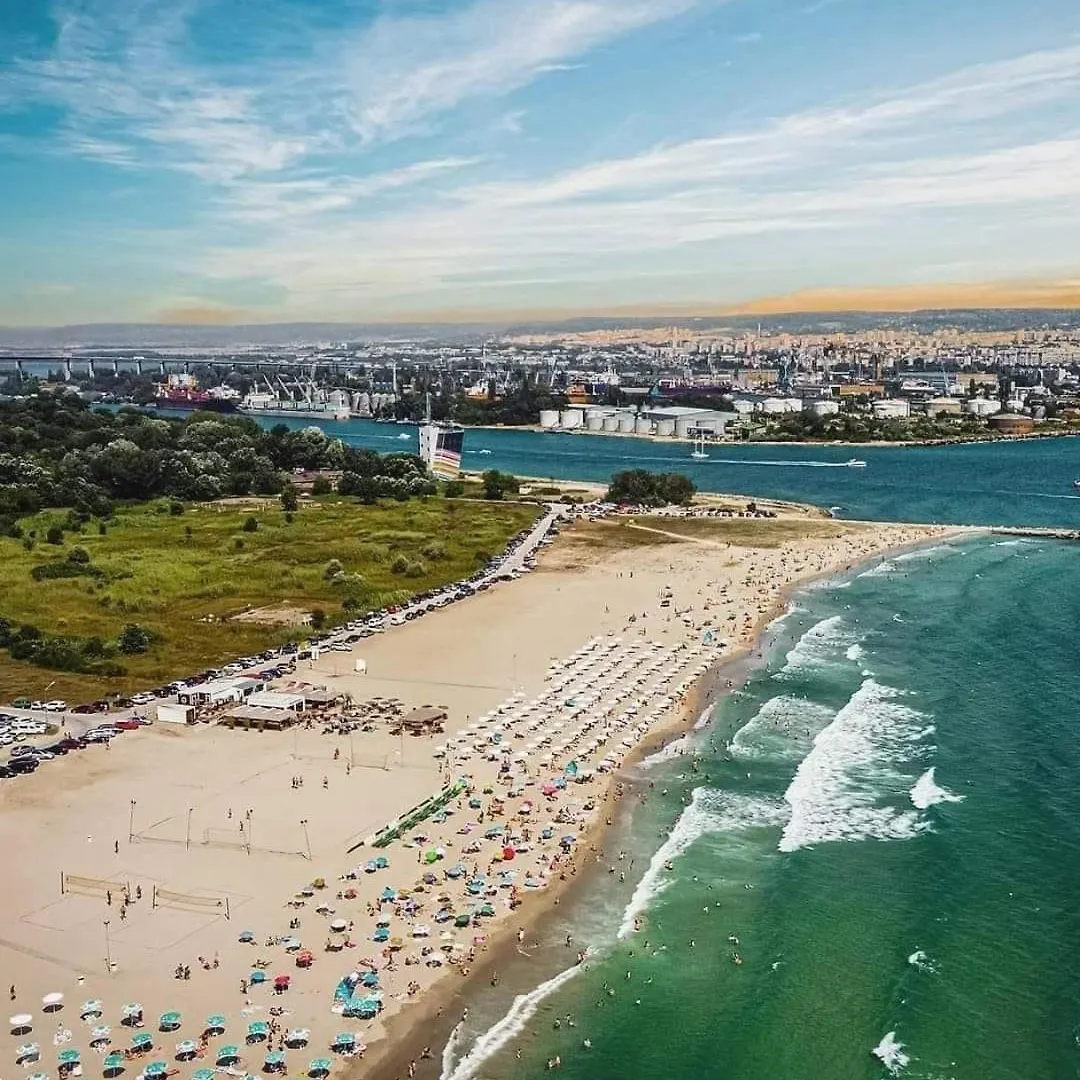 Apartment Elizi Summer House In Varna South Bay Beach